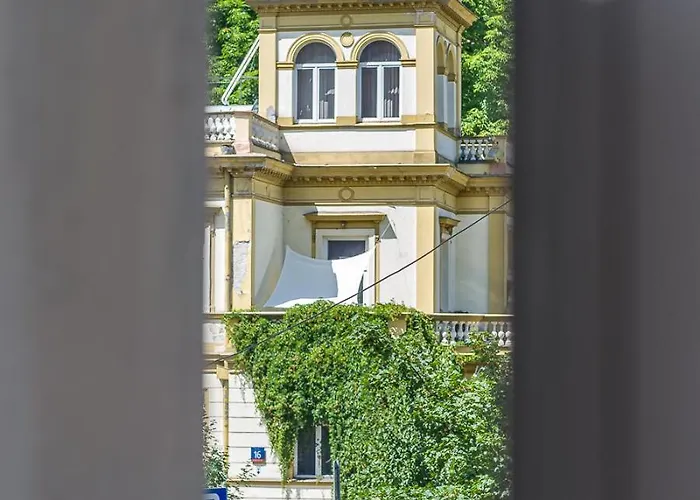 Koszykowa 3 * Варшава